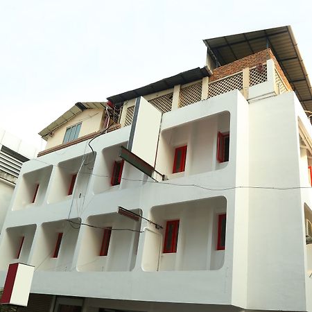 Oyo 6712 Hotel Malabar House Kochi Extérieur photo